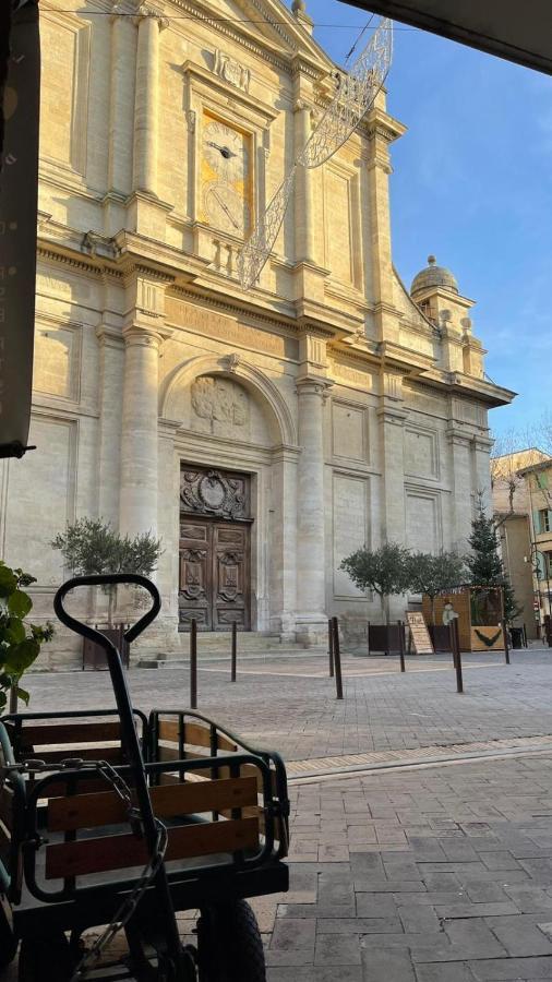 Un Coin De Luberon Leilighet LʼIsle-sur-la-Sorgue Eksteriør bilde